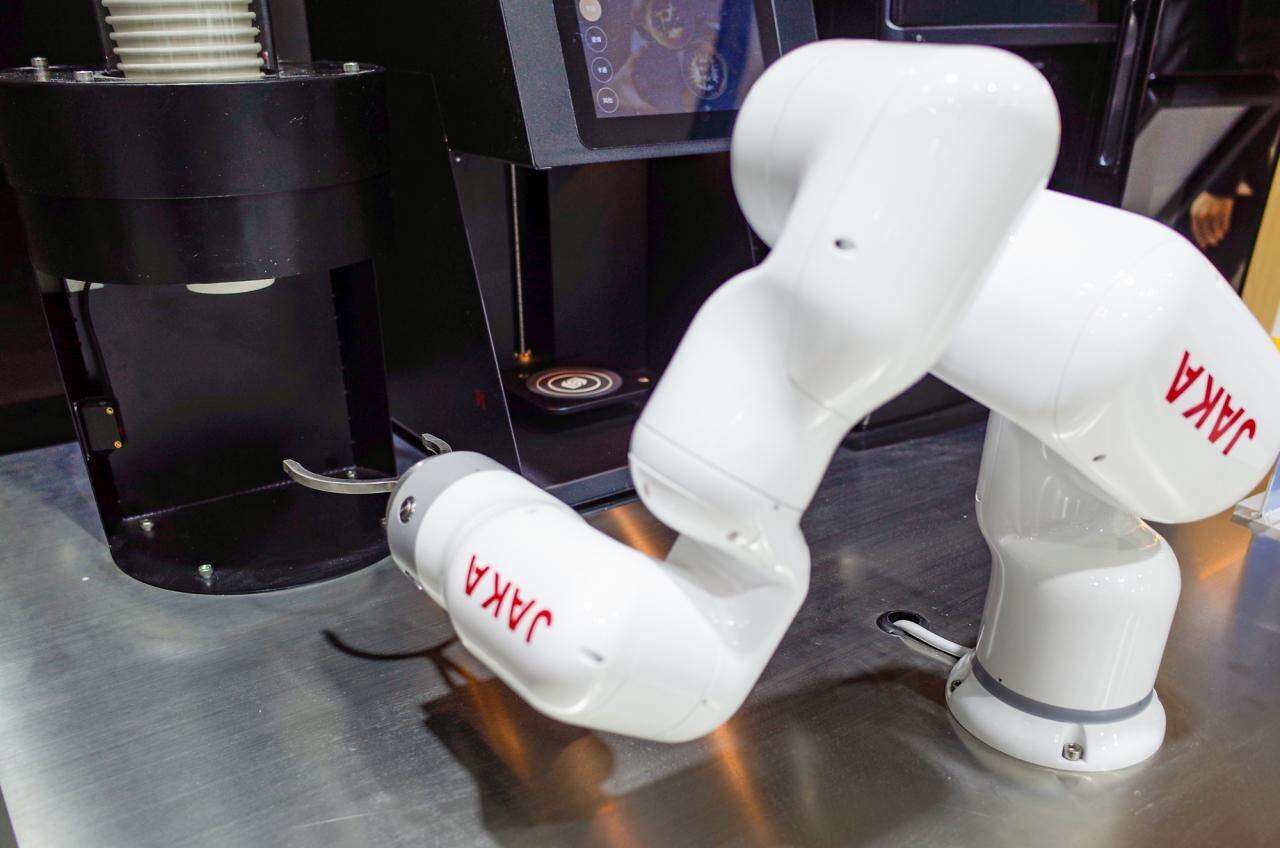 8868体育·(中国)官网app下载2023世界数字经济大会中国电信锚定“数智”(图6)